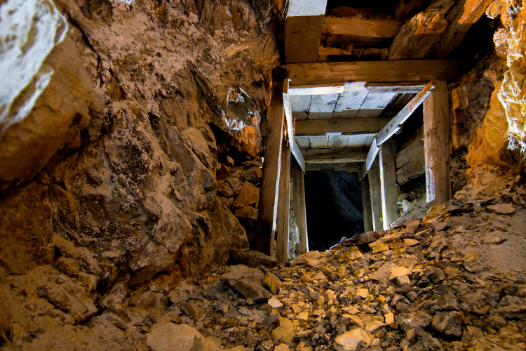 mining gold in uganda